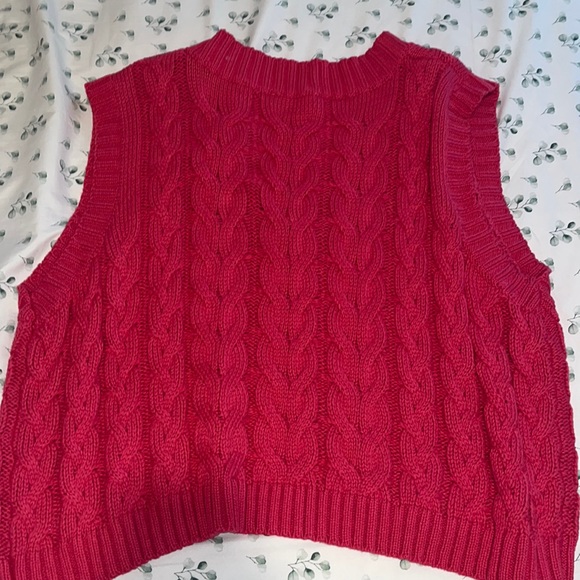 Pink new vest altrd state - Picture 2 of 2